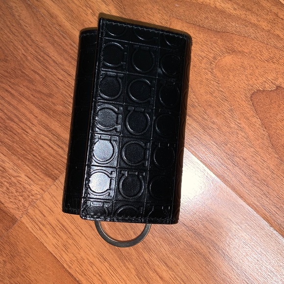 NWOT Salvatore Ferragamo Leather Key Holder